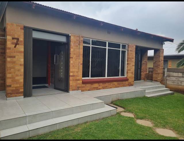 3 BEDROOM PROPERTY TO RENT IN FLORENTIA